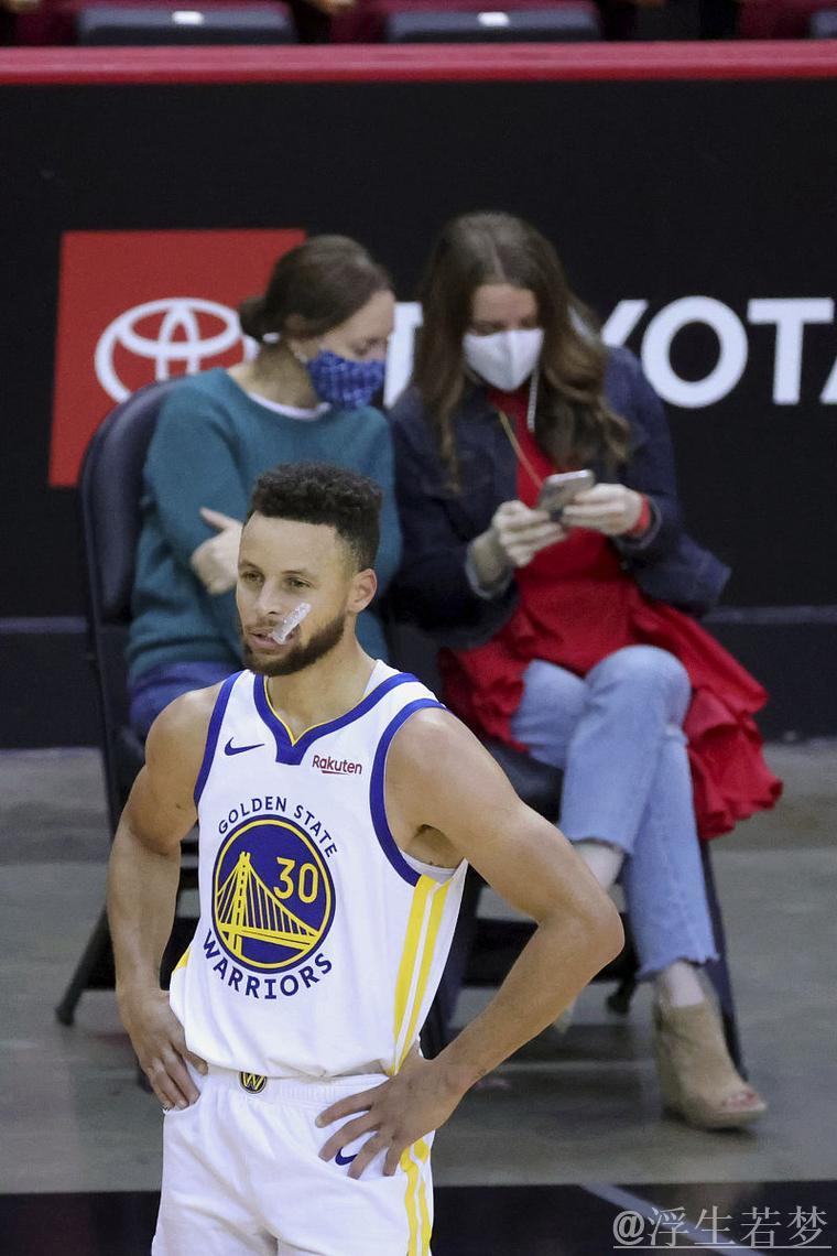 库里本赛季出战勇士9胜8负，缺席球队4胜5负